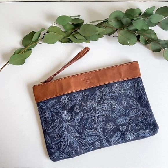 NWOT Abercrombie & Fitch Blue / Tan Faux Leather Embroidered Clutch Bag - Picture 1 of 5